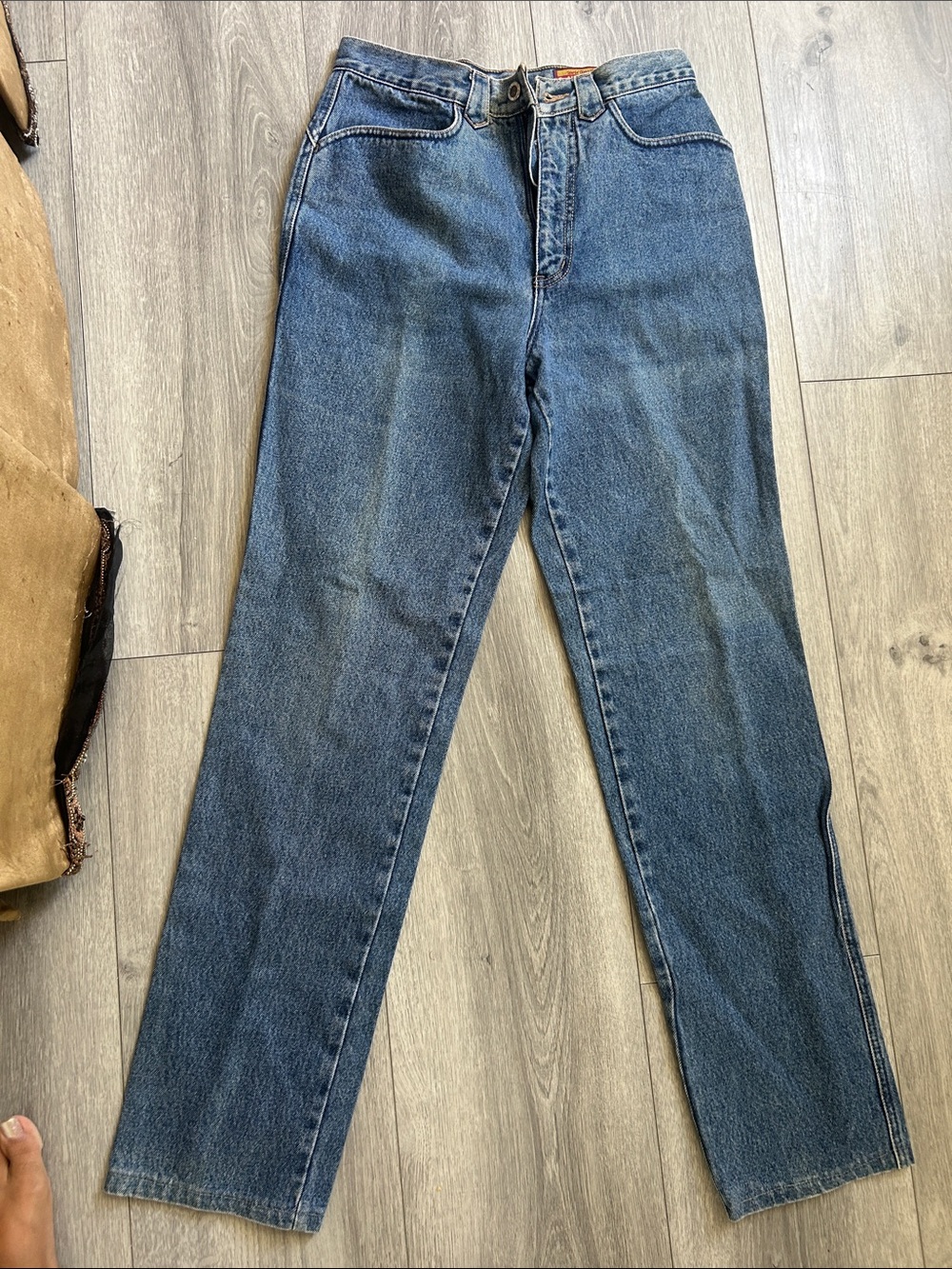 Classic Straight Leg Jeans in Blue Wash